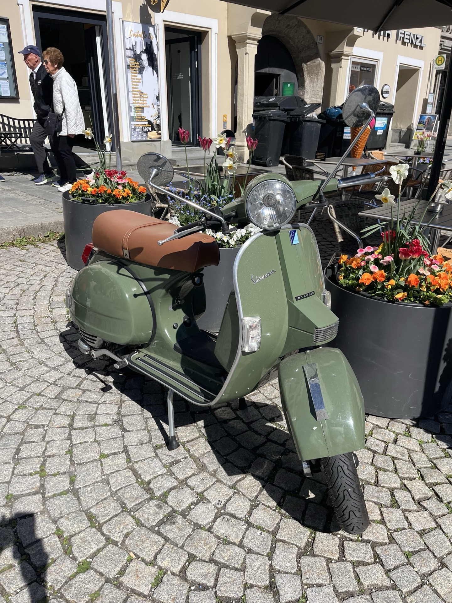 Vespa-Tour durch das malerische Fünfseenland bei Sonnenschein